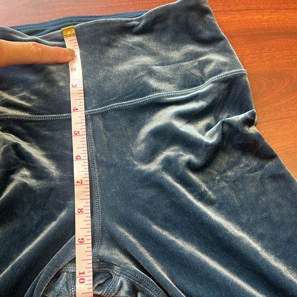 Alo Blue Velvet Leggings - Picture 7 of 7